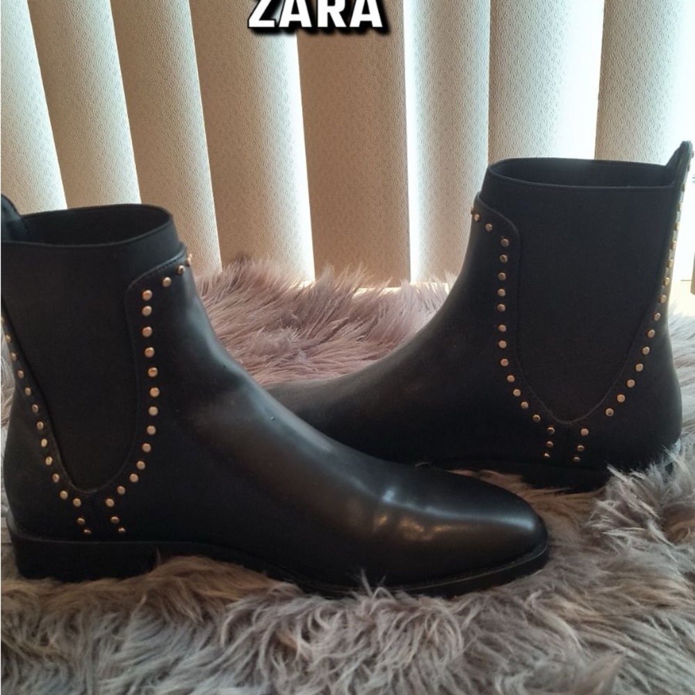 Black ankle booties